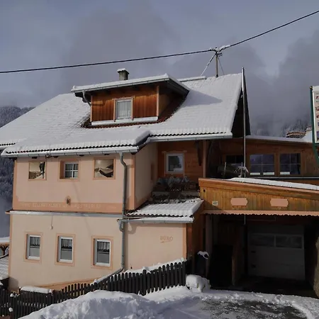 Group In With Dreamy Views Tatil Evi Hippach