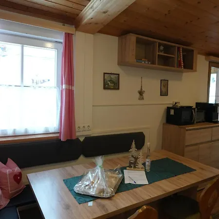 Group In With Dreamy Views Хиппах