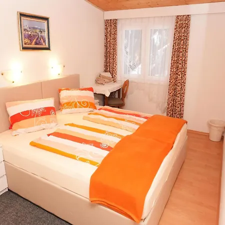 Group In With Dreamy Views Tatil Evi Hippach