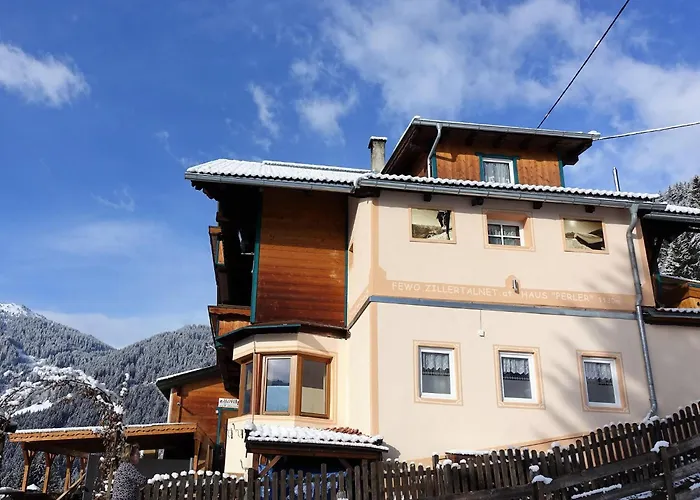 Group In With Dreamy Views * Hippach