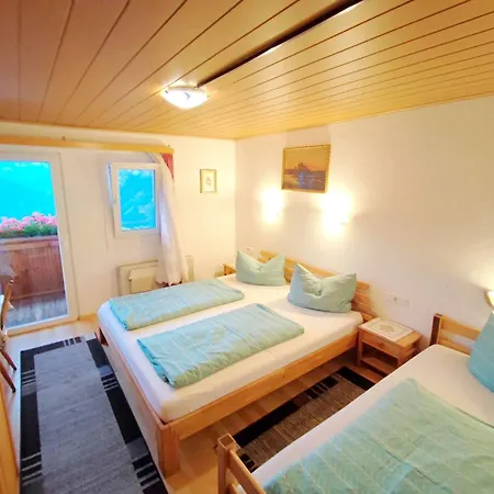 Group In With Dreamy Views * Hippach