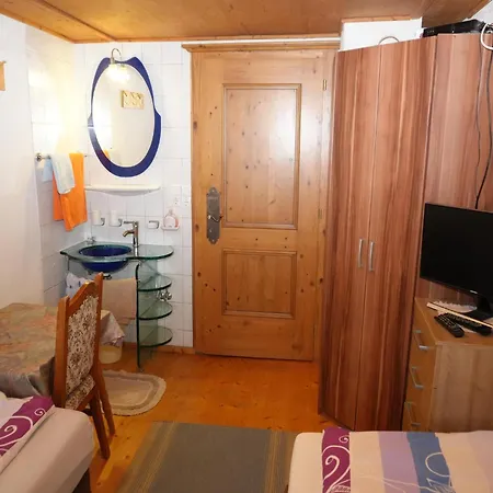 Group In With Dreamy Views Vakantiehuis