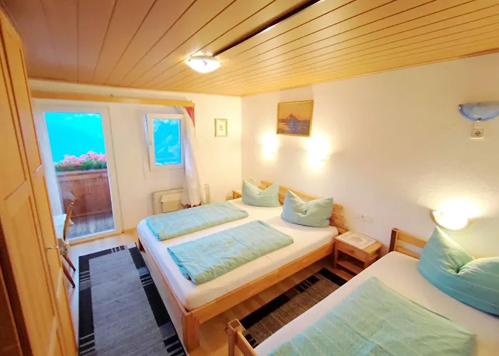 Group In With Dreamy Views * Hippach