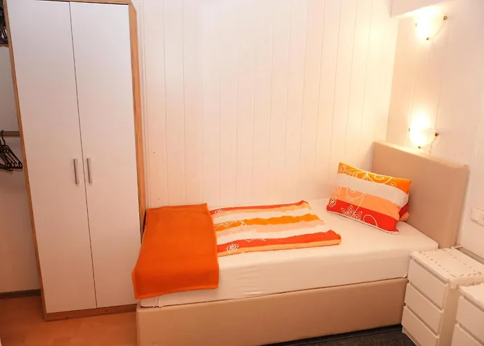 Group In With Dreamy Views * Hippach